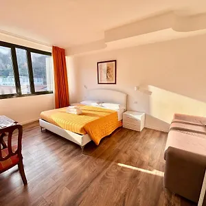 Victoria Royal Garden 3* Como