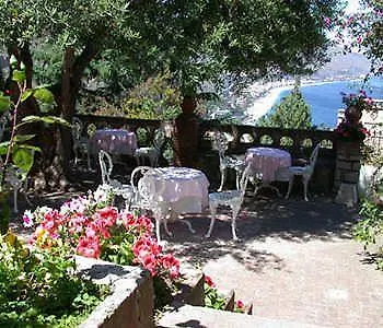 Villa Fiorita Boutique Hotel 陶尔米纳
